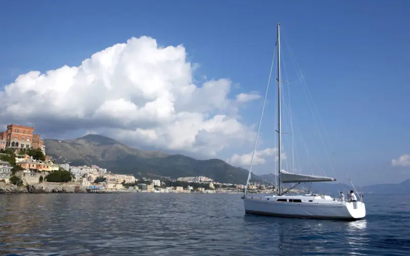 Yacht vor der Küste Rügens