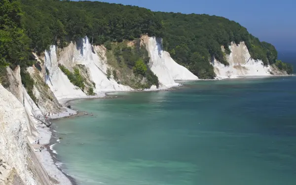 Kreideküste auf Rügen vom Wasser